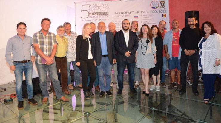 Karousos gave commemorative plaques to the artists and sponsors of the symposium