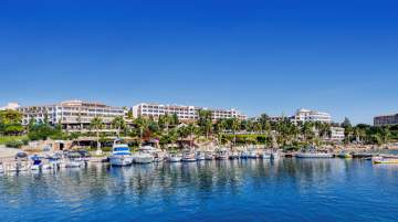 Leptos Coral Beach Hotel &amp; Resort in Paphos