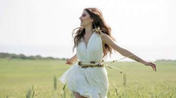 Armenaki depicted Aphrodite during the photo shoots